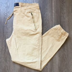 A&F Men’s Pants (L)